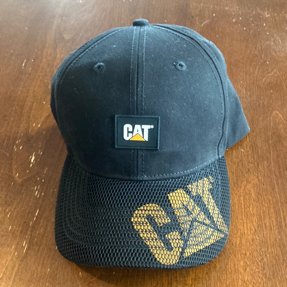 CAT Caterpillar Men's Crew Cap Hat Snapback Logo On Bill Curve Bill Black OS